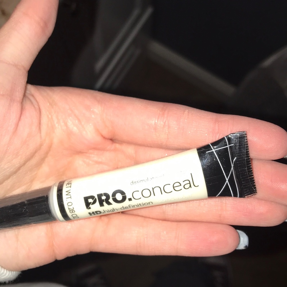 la girl concealer white. never used